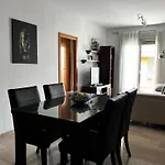 Center - Aloha Apartment